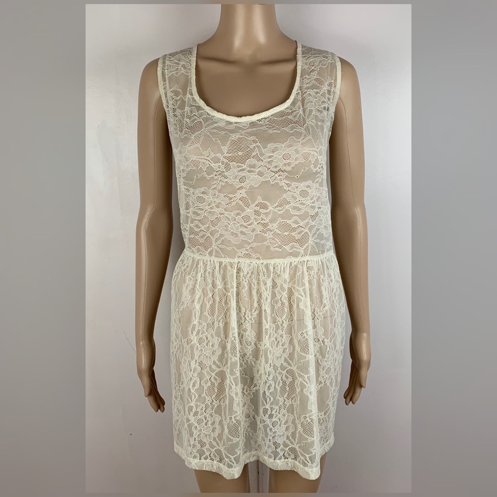 TORRID Plus NWT Size 4 Ivory Lace Sheer Tunic Top